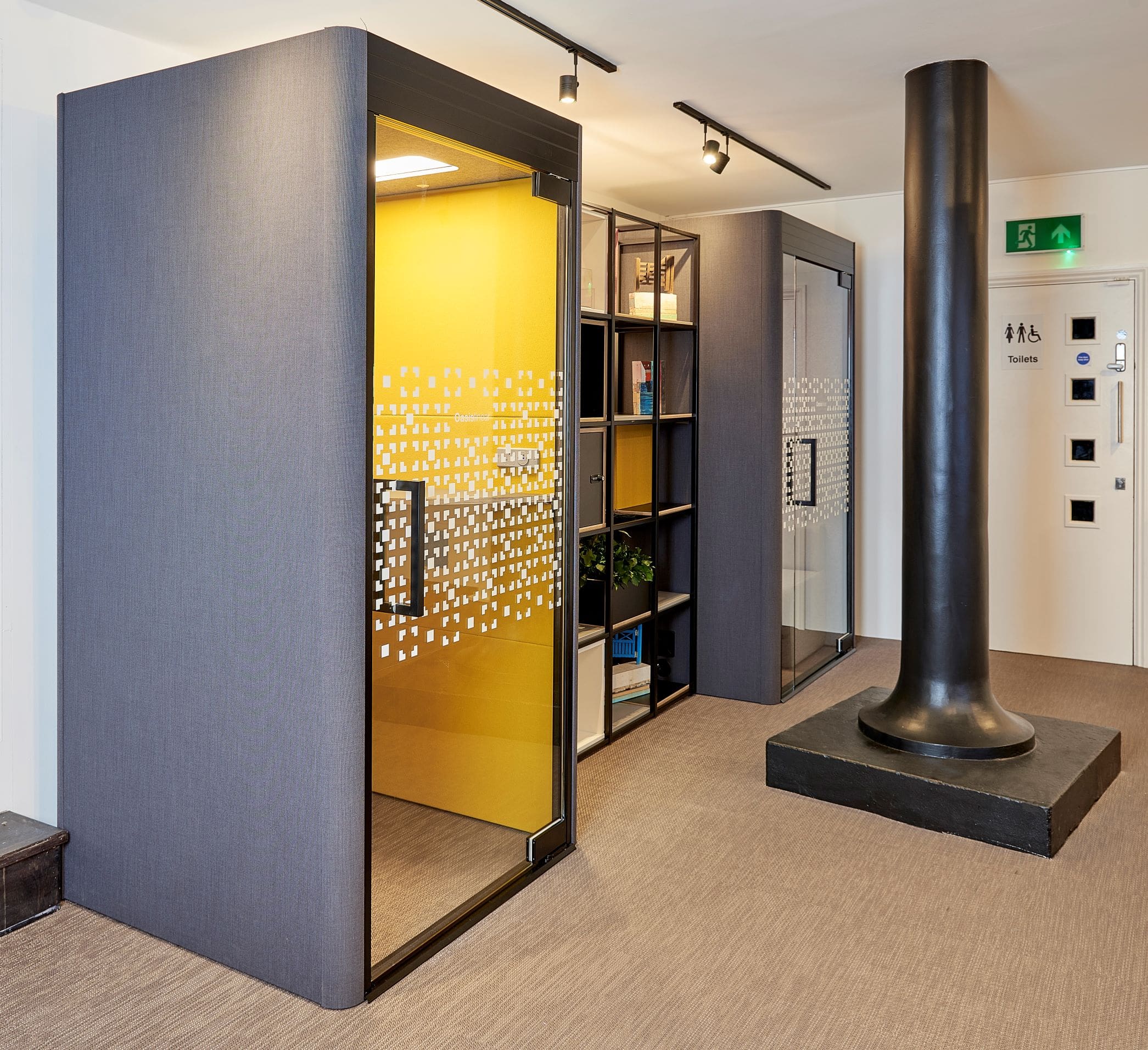 Acoustic and Soundproof Office Phone Booths - Komfort
