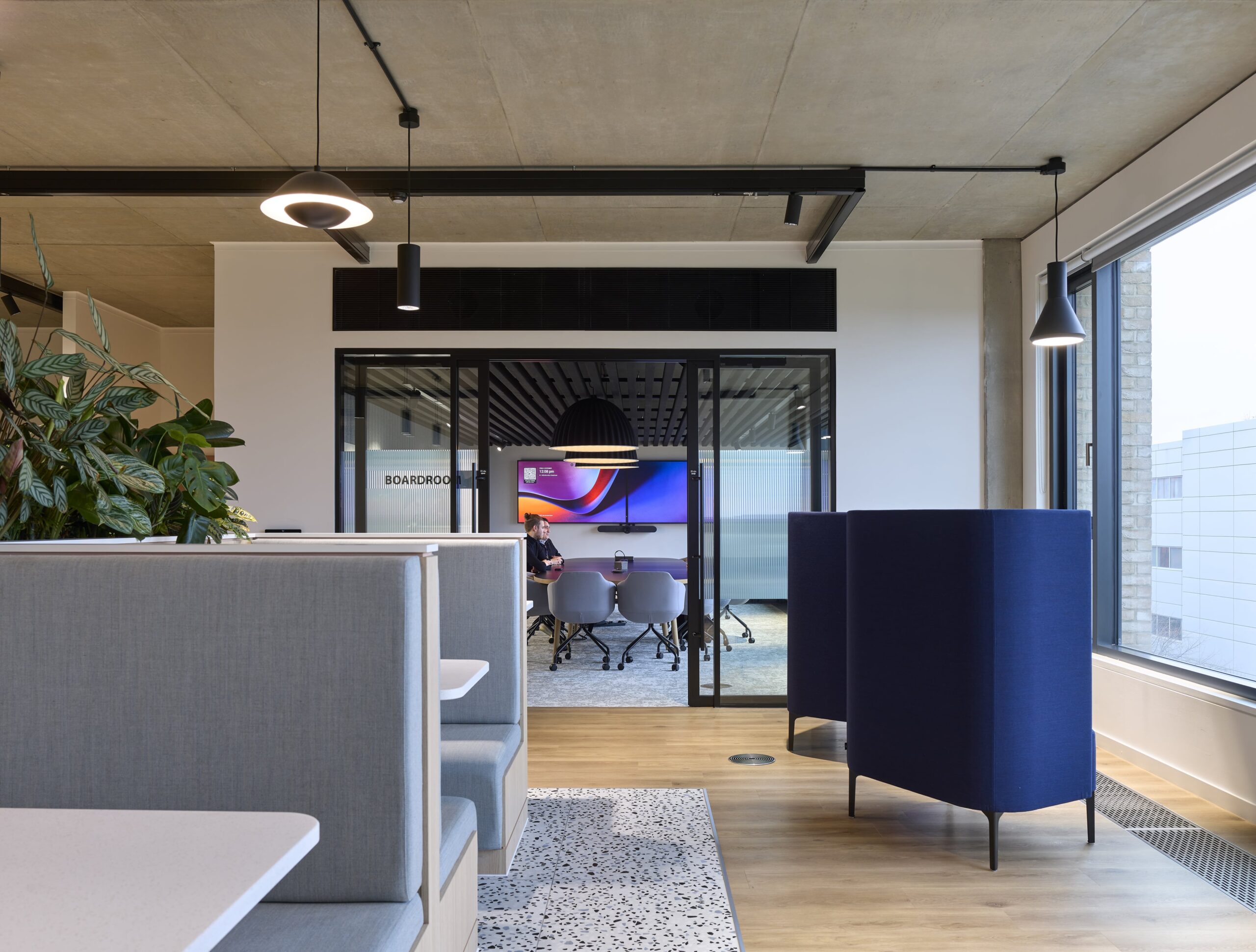 Sonik 70S 28mm Sliding Door